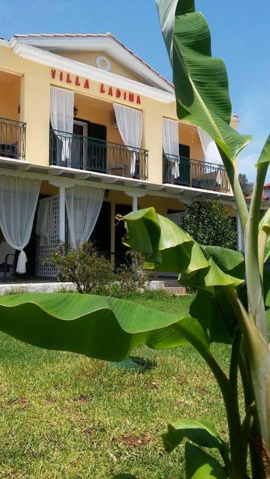 Villa Ladina Λυγιά Εξωτερικό φωτογραφία