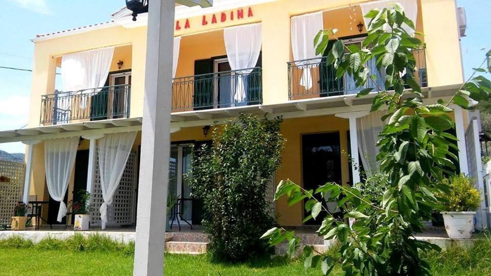 Villa Ladina Λυγιά Εξωτερικό φωτογραφία