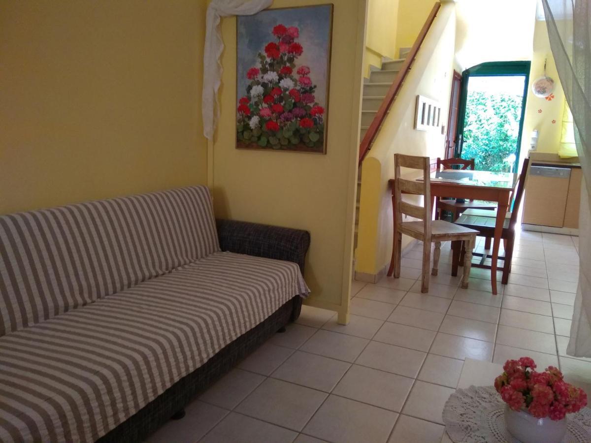 Villa Ladina Λυγιά Εξωτερικό φωτογραφία